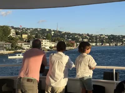 Daytime Sightseeing Cruise with Lunch and Soft Drinks 5