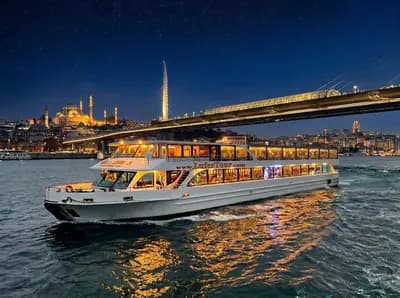 Haliç ve Boğaz Akşam Yemeği Turu ve Gösterisi, Standart Menü, Sınırsız Alkollü İçecek ve Özel Masalarda Otel Transferi 1