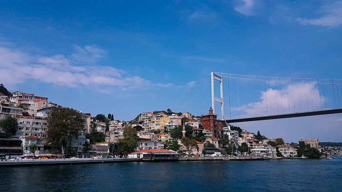 Istanbul : Croisière en petit groupe sur le Bosphore avec visite de la forteresse anatolienne