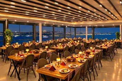 Bosphorus Dinner Cruise und Show mit VIP Lounge, VIP Menü, Unbegrenzt Alkohol & Transfer an Privattischen 1
