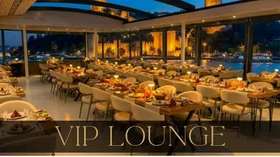 | Tavolo Accanto alla Finestra | Lounge VIP, Menu VIP, Alcol Illimitato & Trasferimento su Tavoli Privati 2
