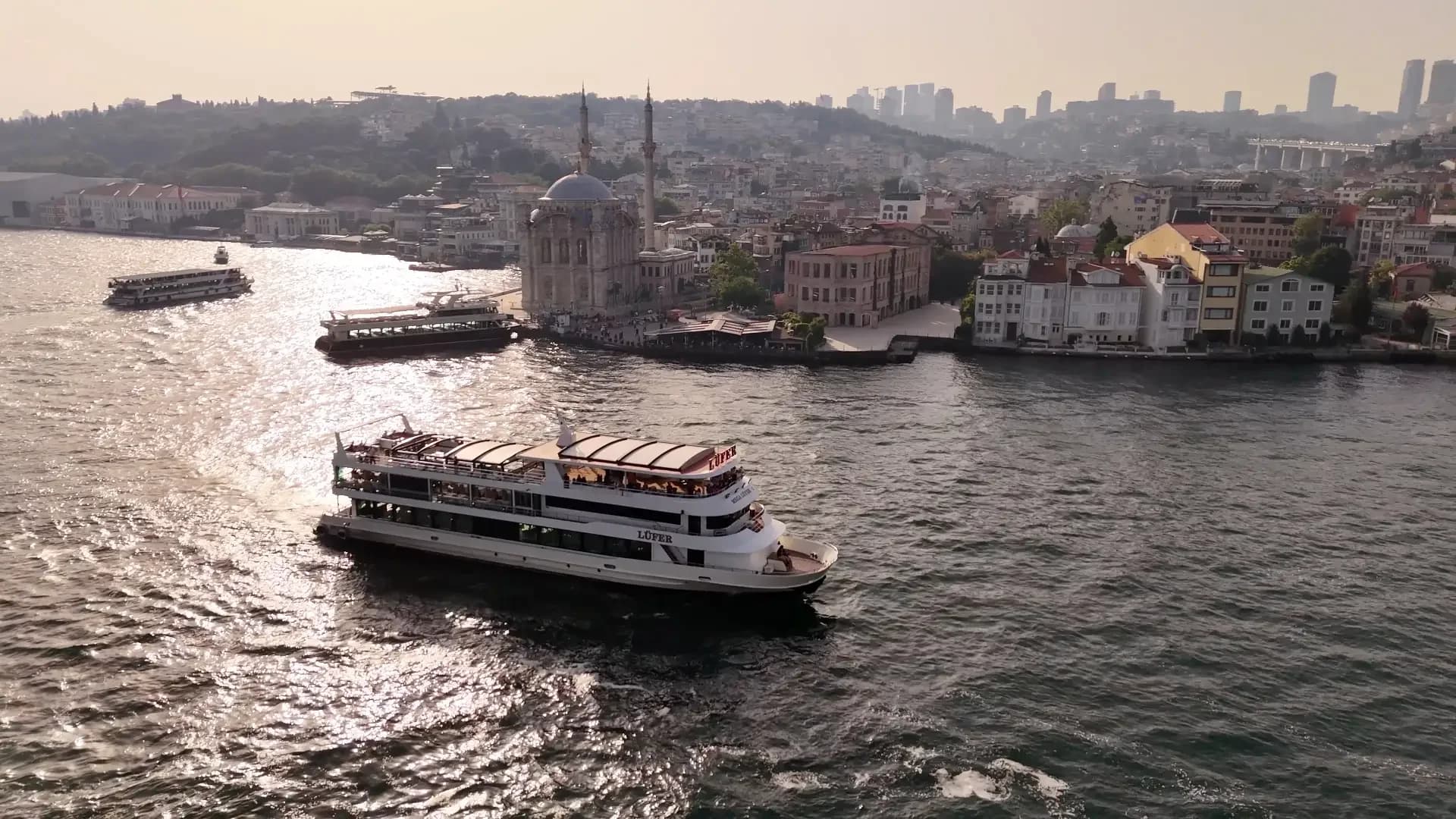 Il modo più impressionante di vivere le notti di Istanbul sul mare