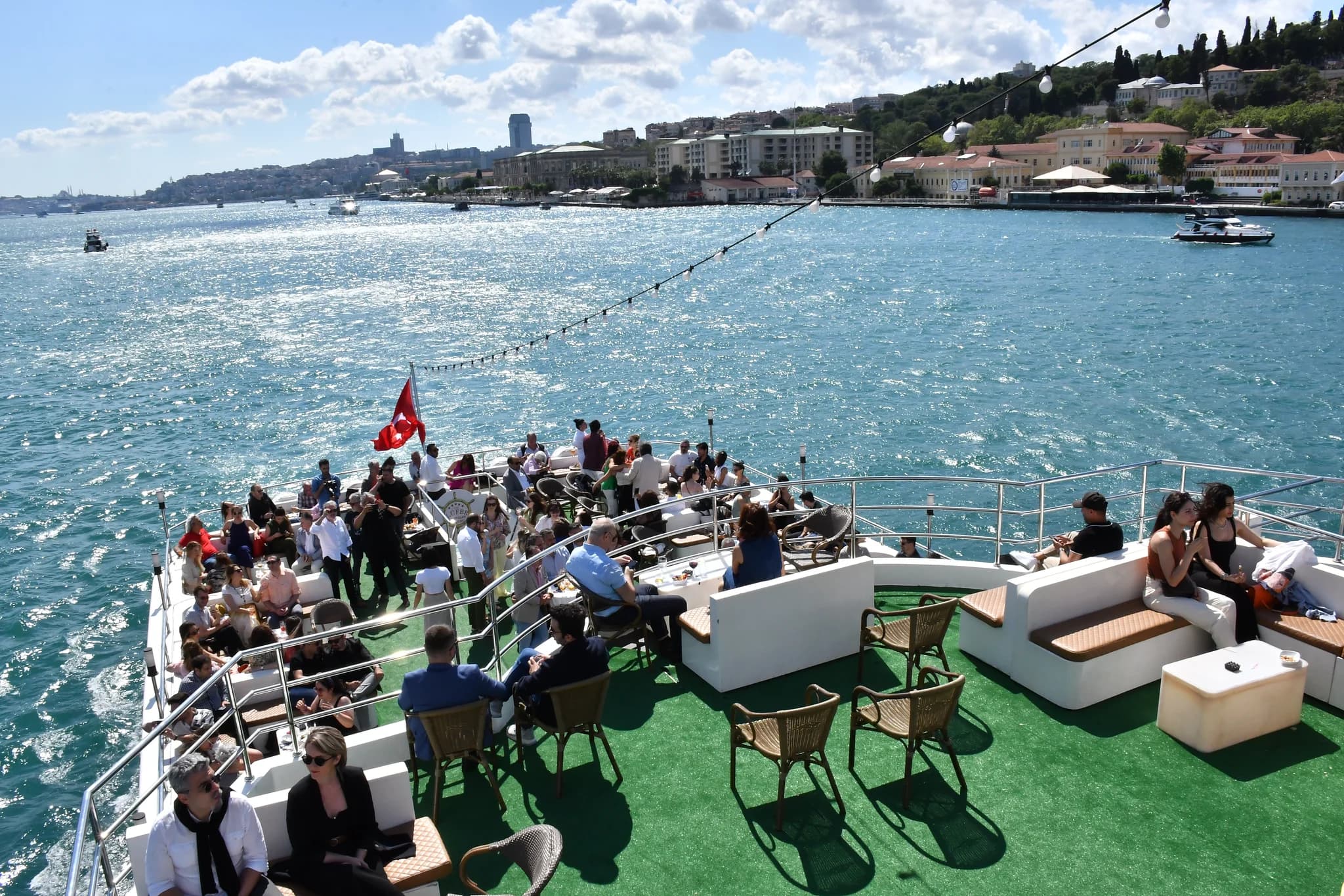 Daytime Sightseeing Cruise with Lunch and Soft Drinks